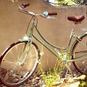 Meet your Posher, L. Linus